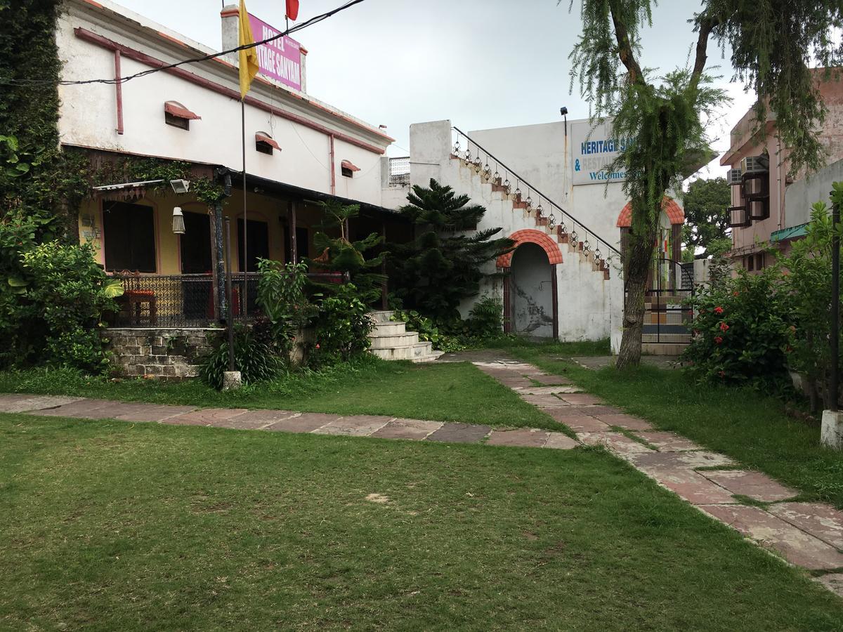 Hotel Heritage Sanyam Nahan Exterior photo