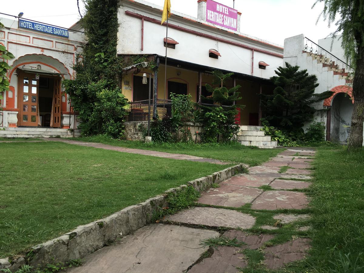 Hotel Heritage Sanyam Nahan Exterior photo