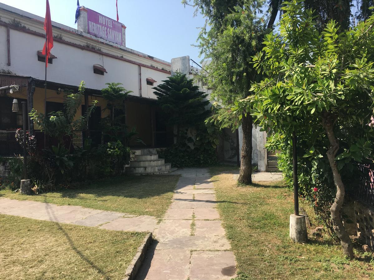 Hotel Heritage Sanyam Nahan Exterior photo