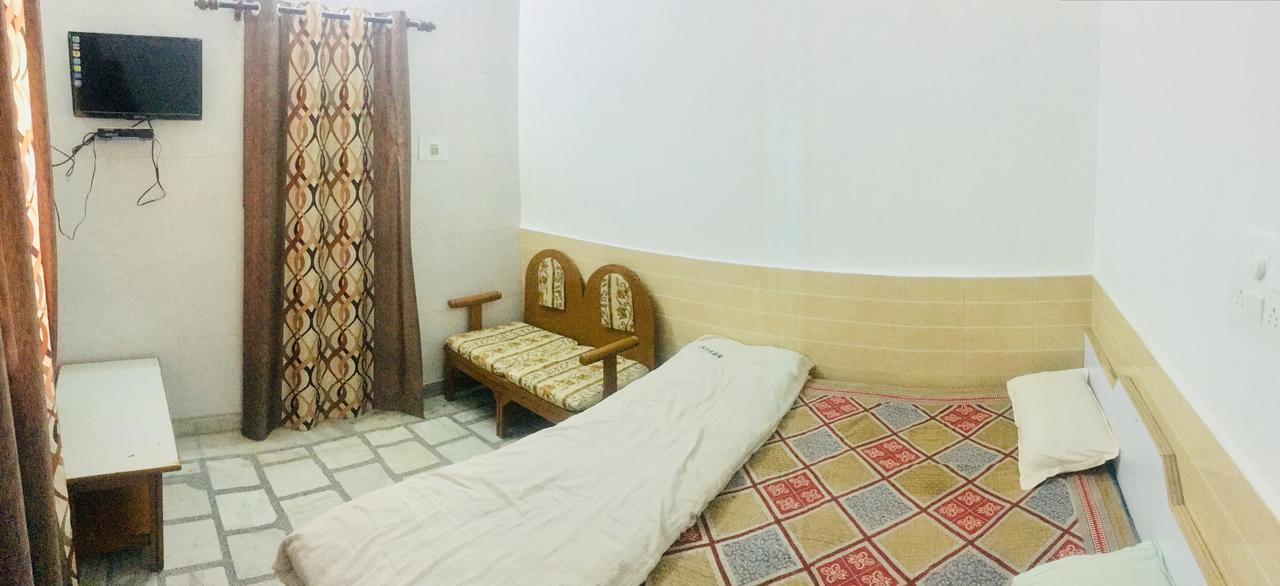 Hotel Heritage Sanyam Nahan Exterior photo